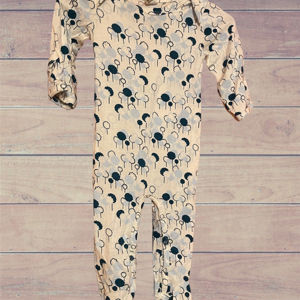 Kate Quinn blue tree footie
